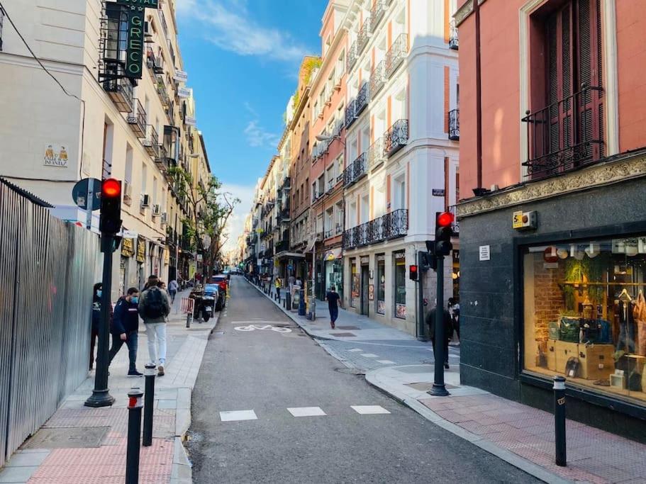 Apartamento En La Calle Hortaleza De Madrid Centro المظهر الخارجي الصورة
